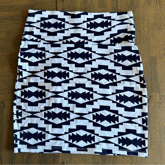 💥3/$17💥 Charlotte Russe | Navy Aztec High-Waisted Bodycon Mini Skirt | Size S - Picture 2 of 11
